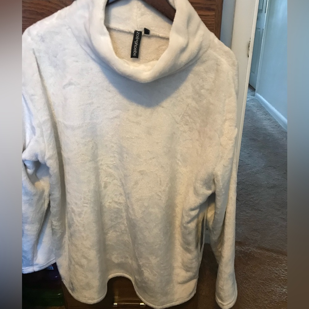 FUZZY TURTLE NECK LONG SLEEVE
